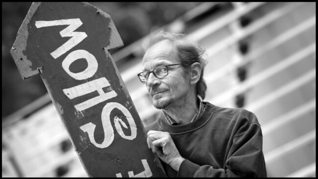 Michael "Spacke" Kremer in Vorbereitung des Schaubudensommers 2012 - Foto: Archiv/Amac Garbein der Scheune - Video-Still: David Campesino