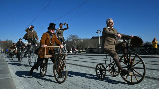 Der Fahrrad-Veteranen-Freunde und der Radfahrerverein Weinböhla demonstrierte gemeinsam mit dem ADFC.