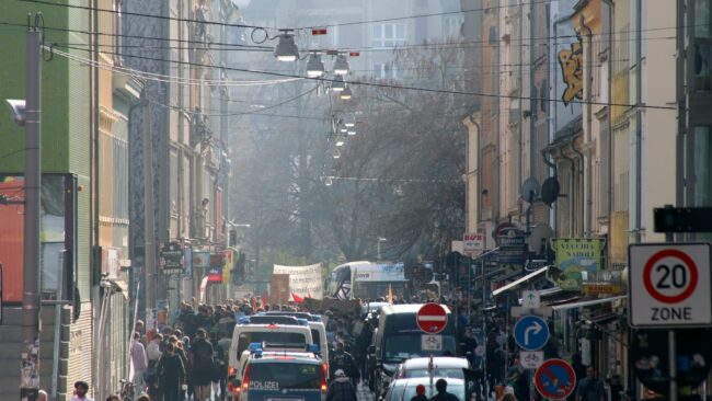 Die Demonstration zog anschließend durch die Alaunstraße.