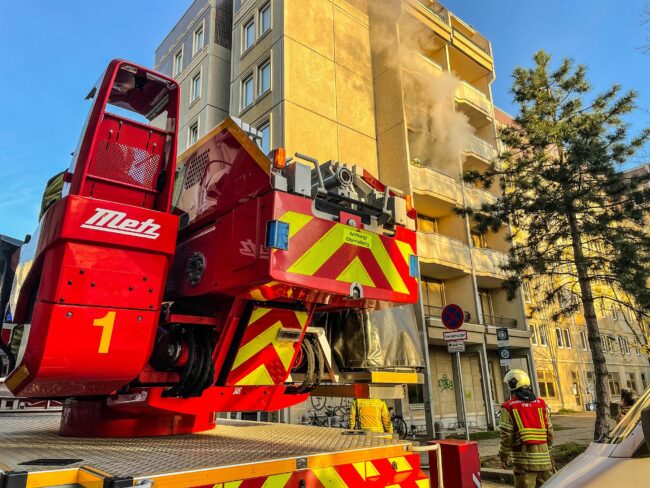 Balkonbrand an der Albertstraße - Foto: Feuerwehr Dresden