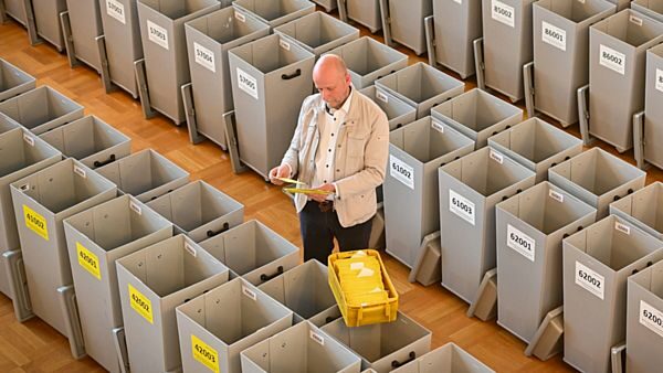 Vorbereitung der Dresdner Oberbürgermeisterwahl 2022, Wahlleiter Markus Blocher - Foto: Anja Schneider