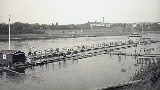 Luftbad an der Elbe, Postkarte von 1922