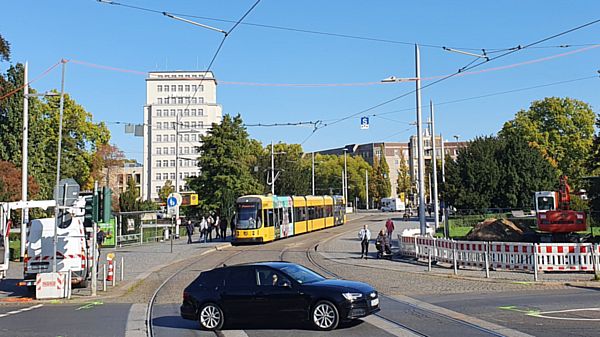 Wird ab Montag saniert, die Haltestelle am Albertplatz.