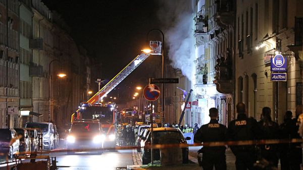 Feuerwehr- und Polizeieinsatz im Hecht-Viertel - Foto: Roland Halkasch