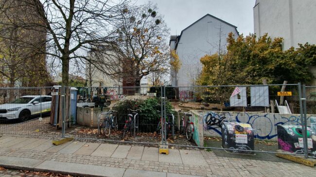 Die Bauarbeiten am Spielplatz Sebnitzer Straße haben begonnen.