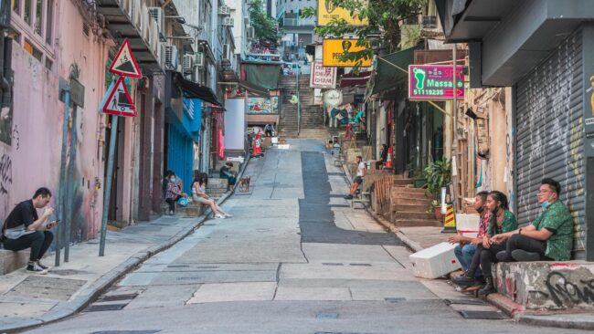 Straßenszene in Hongkong - Foto: GormaKuma, Pixabay