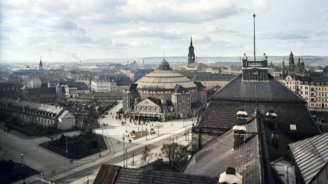 Circus Sarrasani 1931, nachträglich coloriertes Foto von Walter Möbius