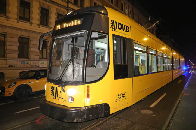 Unfall auf der Fritz-Reuter-Straße - Foto: Roland Halkasch