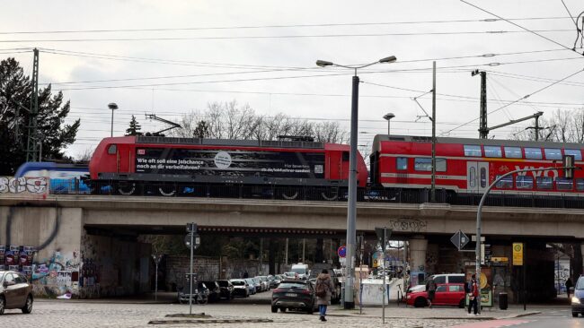 Am Montag umfangreiche Warnstreiks im Öffentlichen Personen-Nah-Verkehr und Fernverkehr.