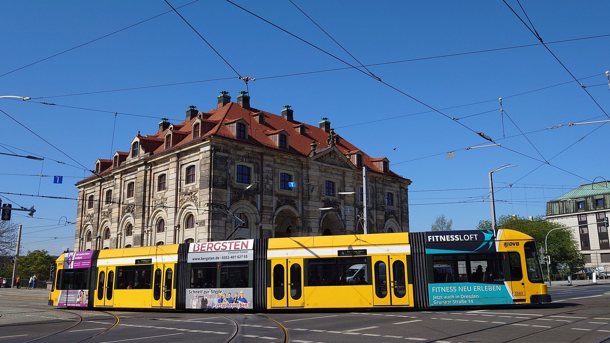 Straßenbahn in der Dresdner Neustadt - Foto: Archiv/Anton Launer