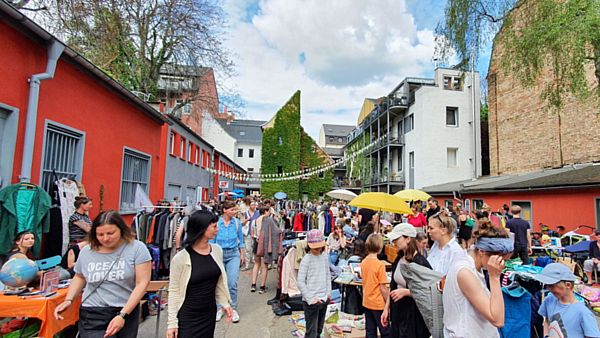 Trödeln im Louisenhof - Foto: Archiv Anton Launer 2022