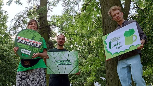 Setzen sich für Stadtbäume ein: Louise Hummel-Schröter und Daniel Blume vom BUND Dresden.