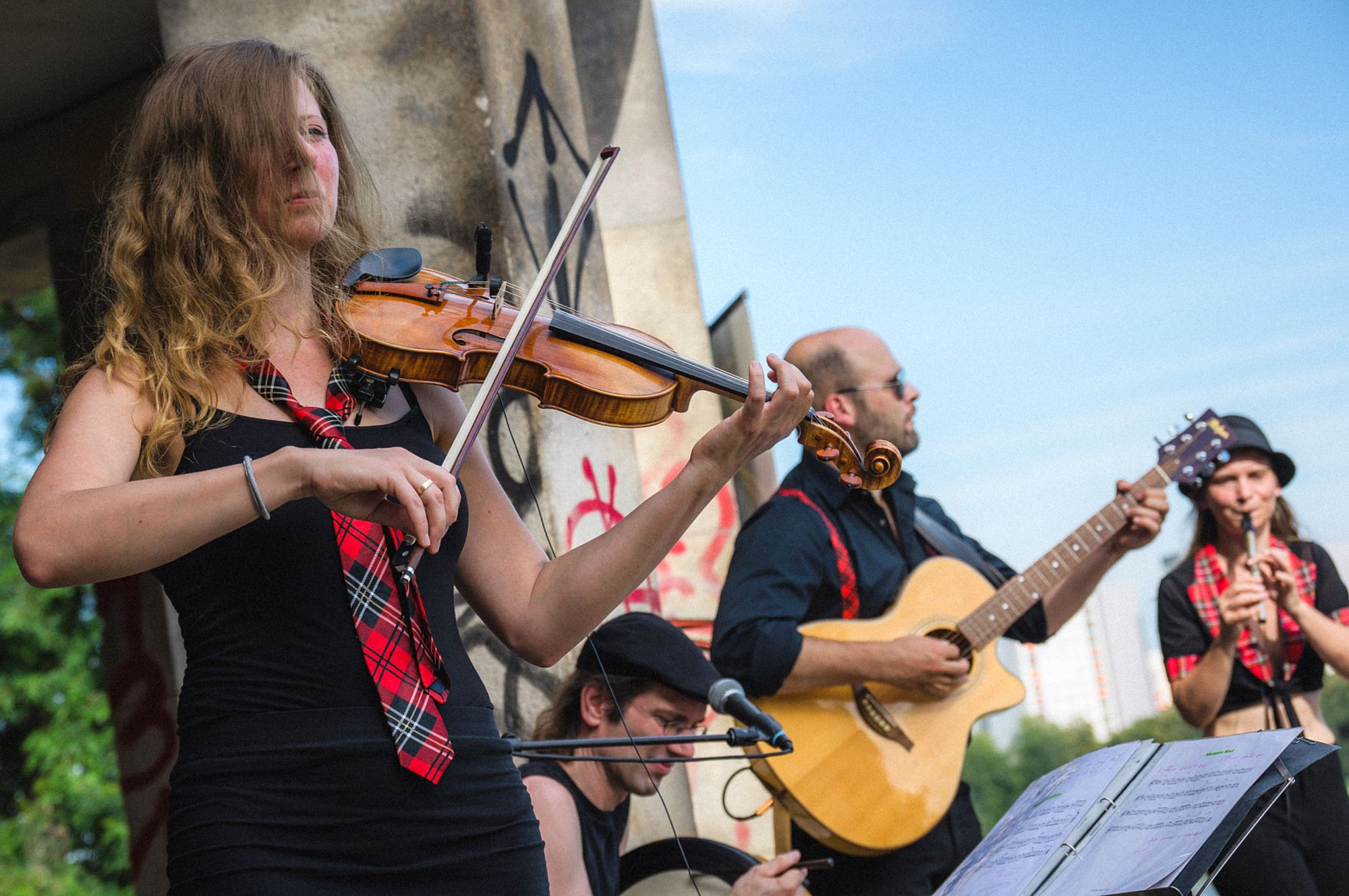 „The Reel Chicks and Family“, Begründer von „Kultur am Pavillon“. Foto: Ryke Waltz Studios