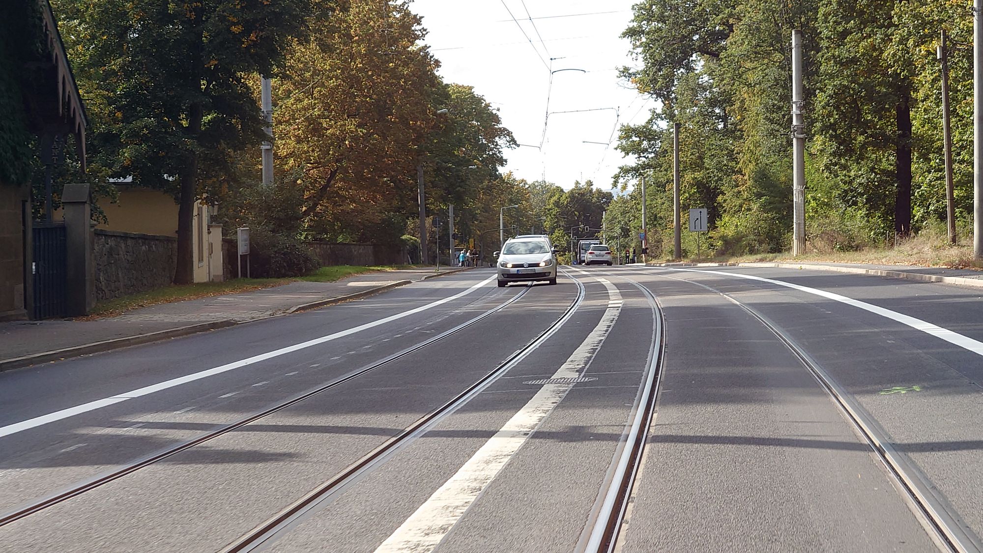 Neue Fahrradstreifen auf der Bautzner Straße in Höhe der Elbschlösser.