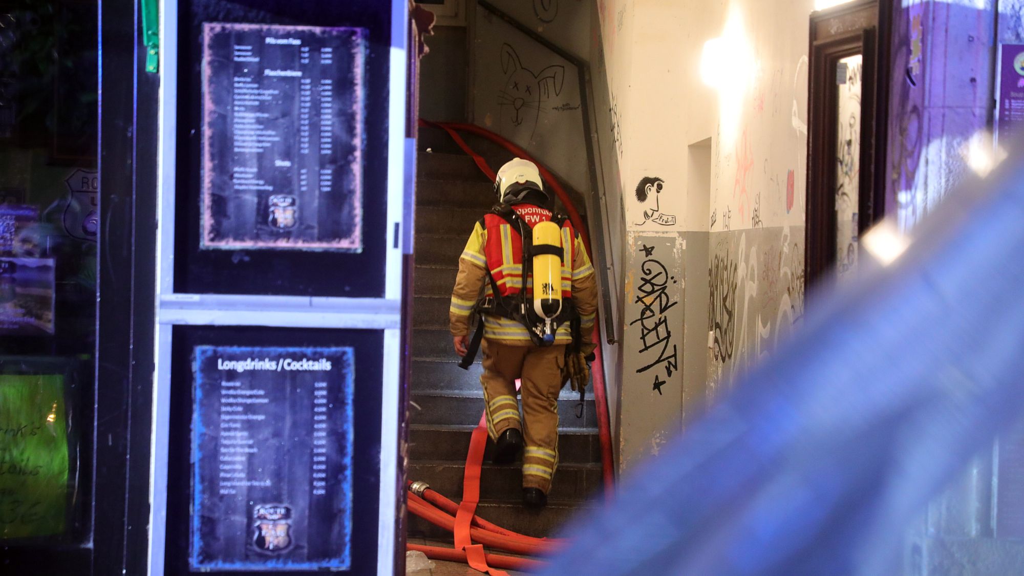 Feuerwehreinsatz auf der Alaunstraße - Foto: Roland Halkasch