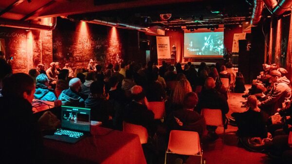 Netzwerktreffen "Laut Musikvideos gucken" in der Chemiefabrik Dresden am 28. September 2022, Foto: Robert Michalk Photography