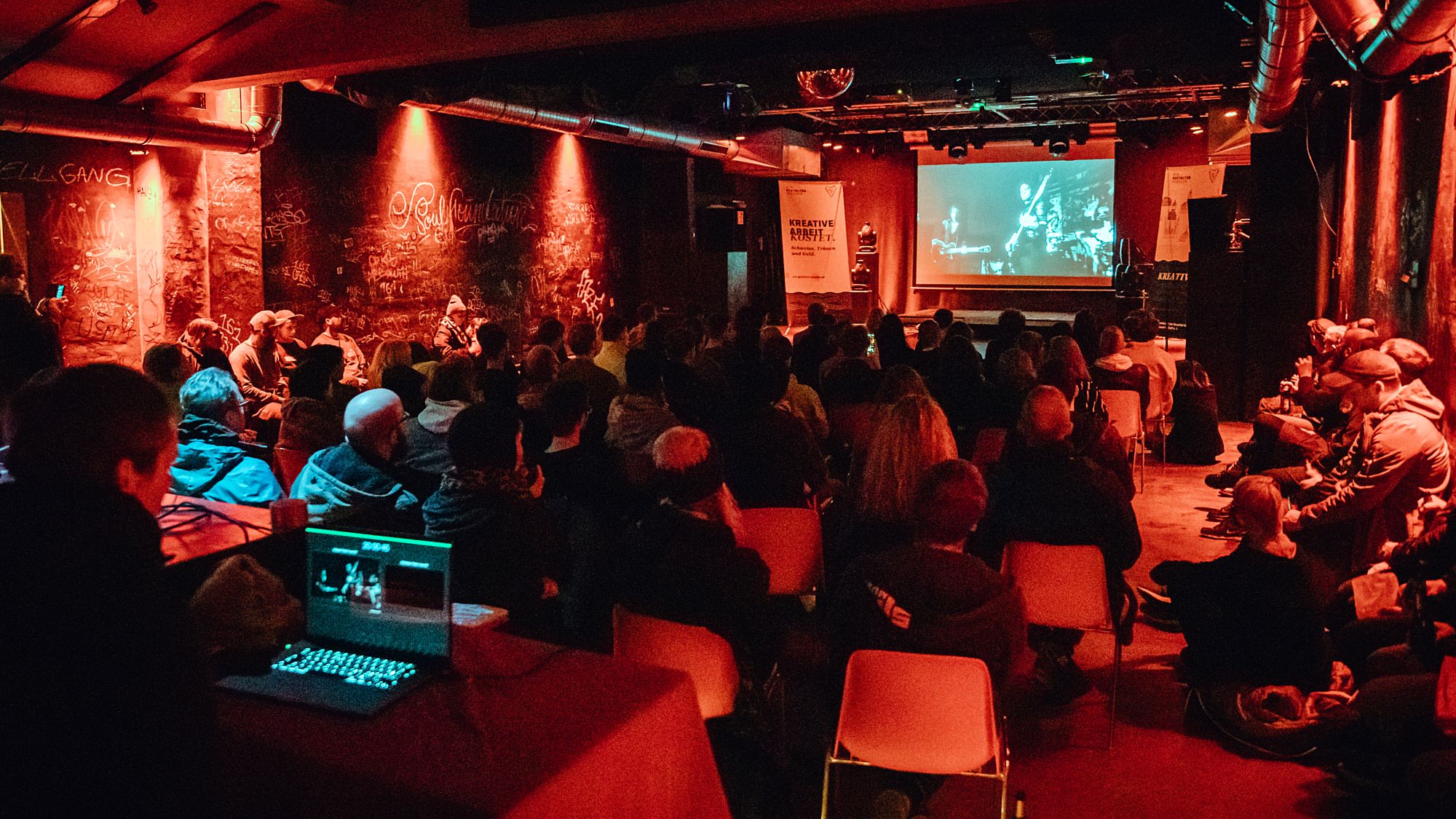 Netzwerktreffen "Laut Musikvideos gucken" in der Chemiefabrik Dresden am 28. September 2022, Foto: Robert Michalk Photography