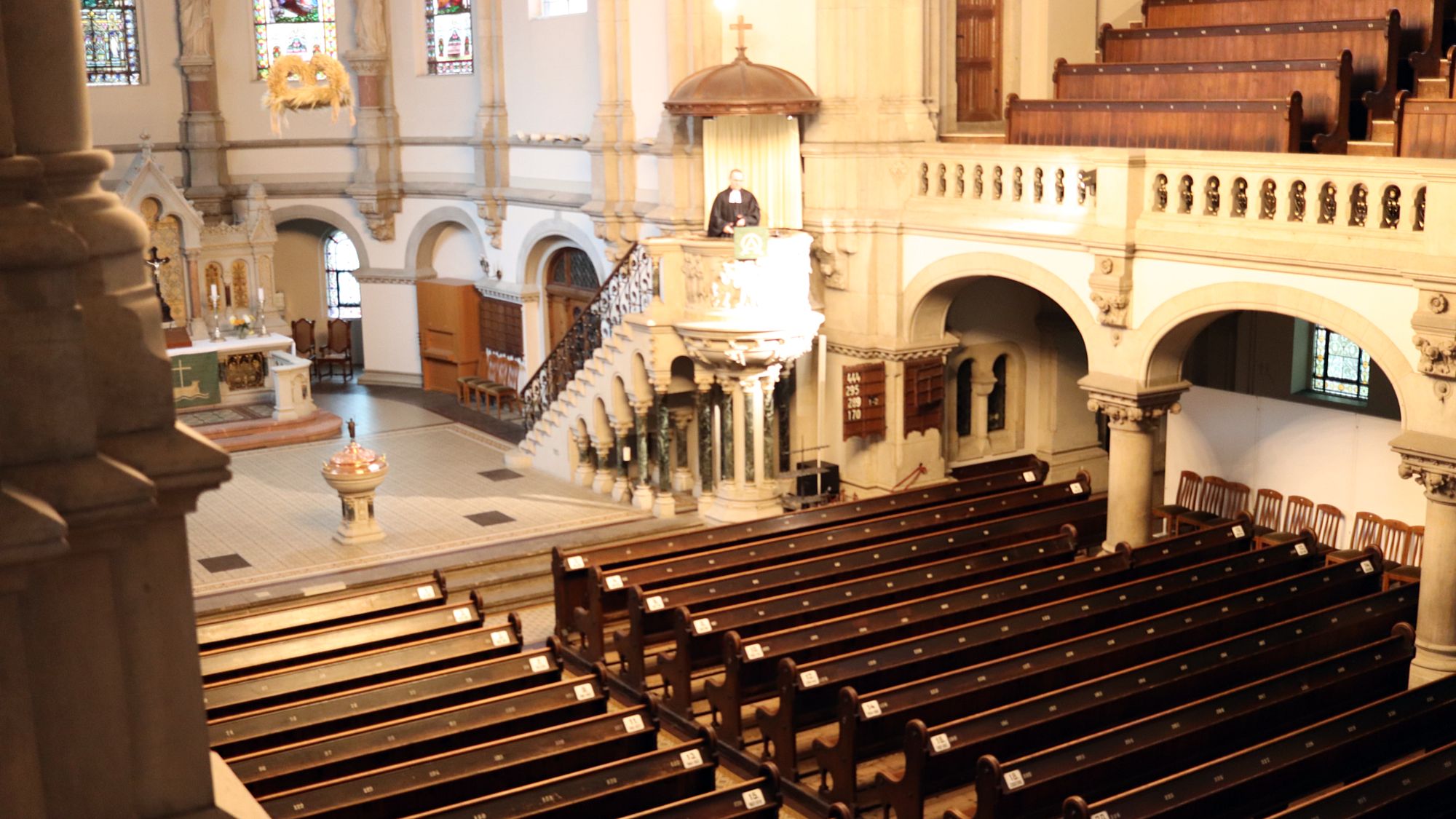 Am Dienstag wird er in "seiner" Martin-Luther-Kirche zum letzten Mal einen Gottestdienst abhalten.