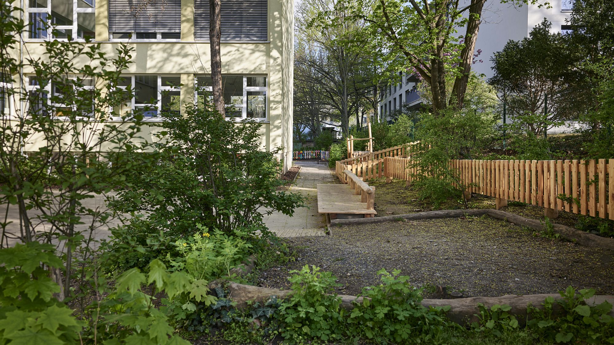 4. Grundschule, Dresden, Außenanlagen, Foto: Robert Gommlich