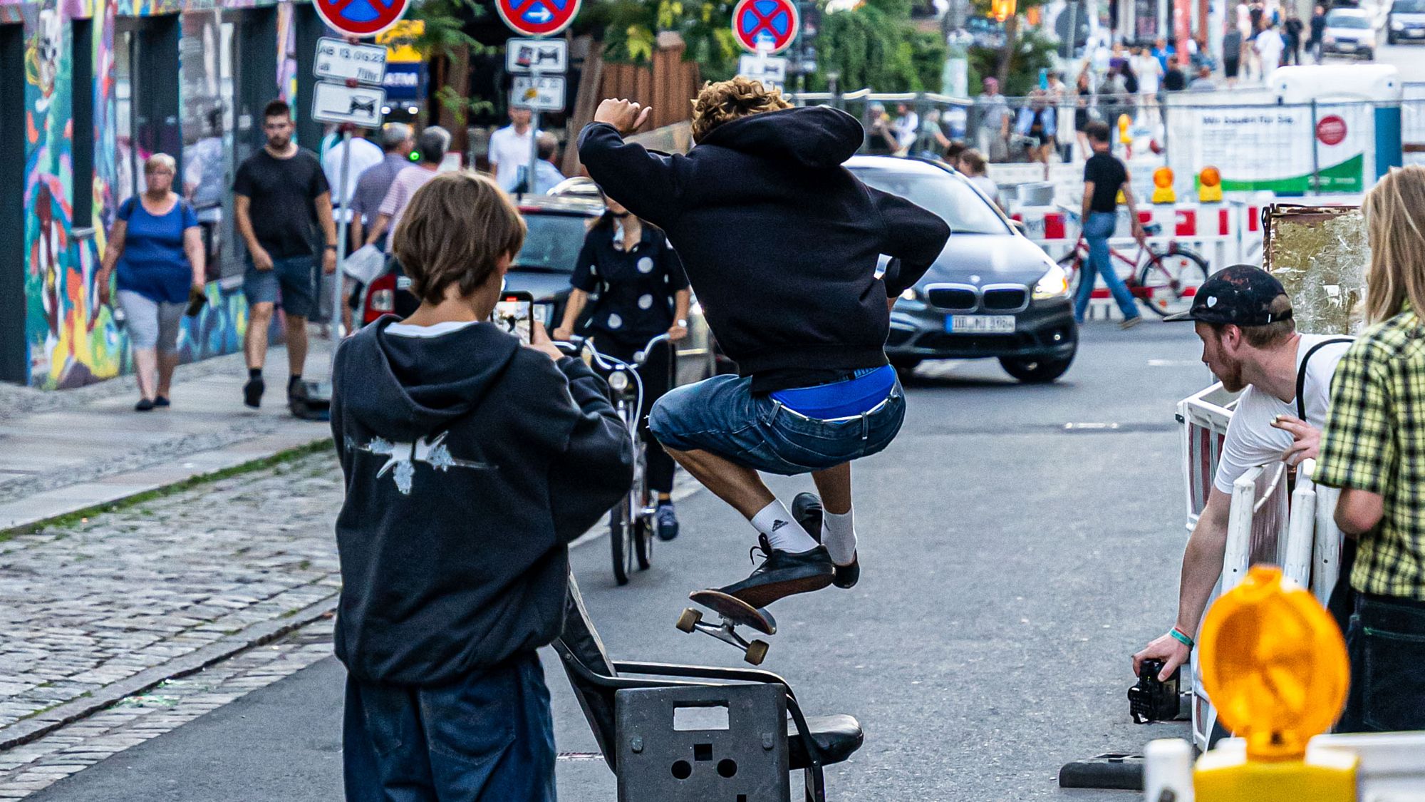 Skater-Kids auf der Alaunstraße - Foto: Peter Zuber