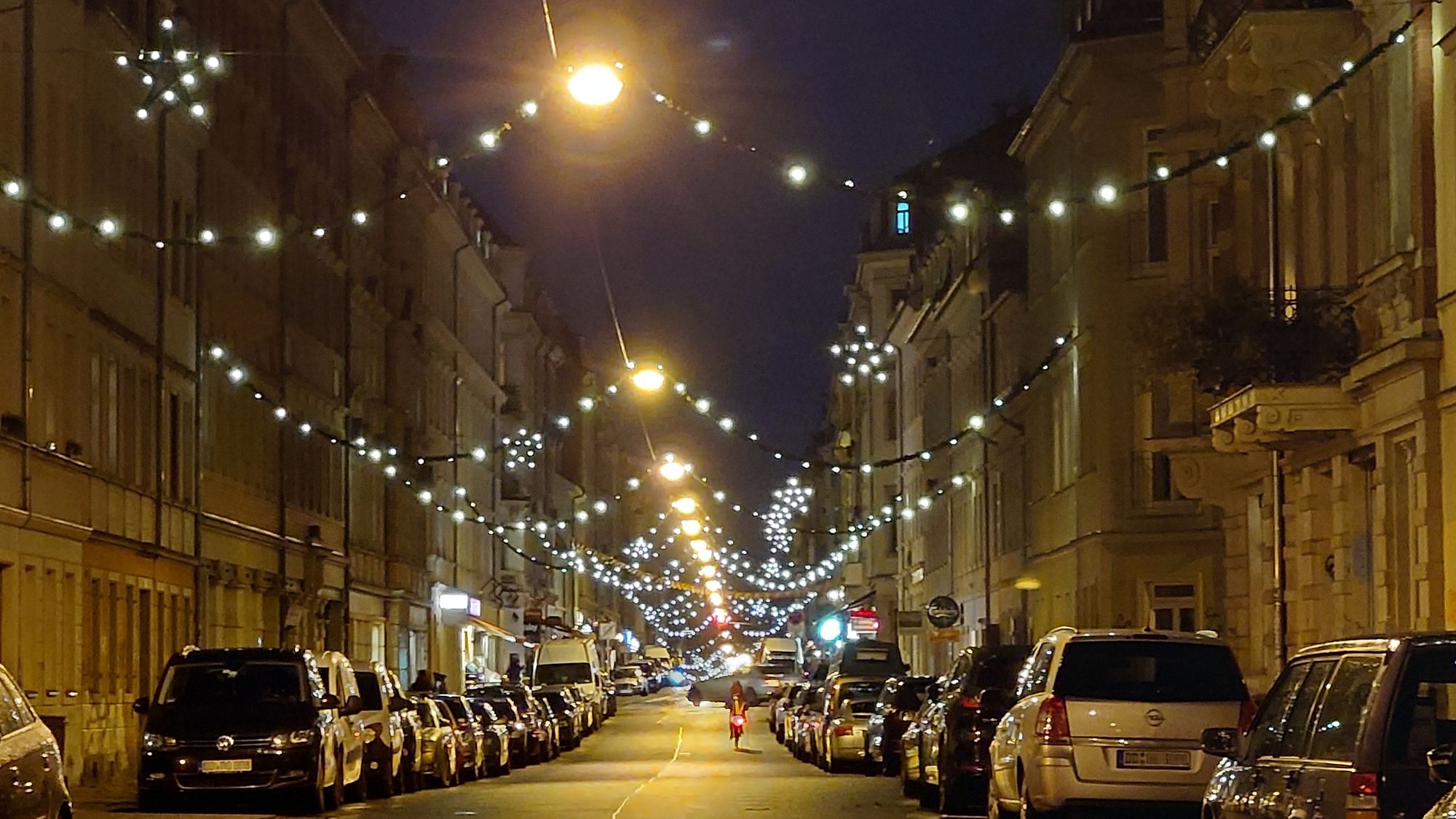 Weihnachtsbeleuchtung auf der Louisenstraße