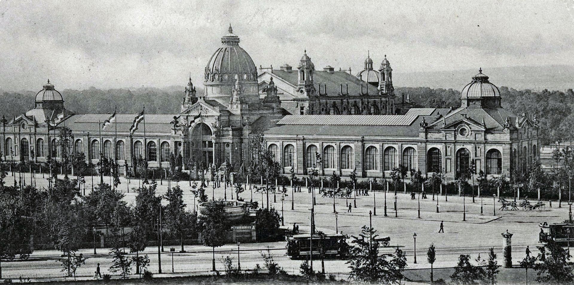 Ausstellungspalast am Stübelplatz (heute Straßburger Platz) - zeitgenössische Postkarte