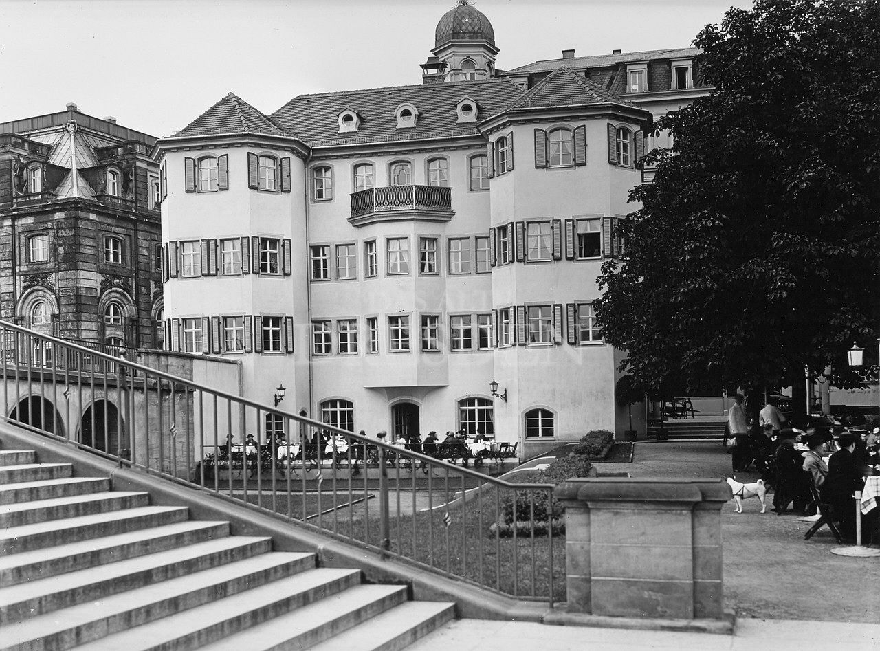 Treffpunkt für das Damenkränzchen: Das Narrenhäusel an der Augustusbrücke