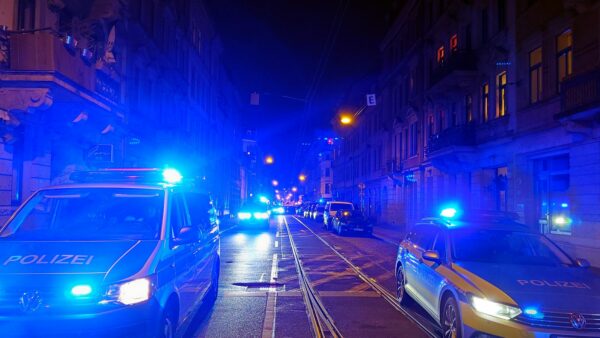 Demonstration mit Polizeibegleitung. Symbolfoto