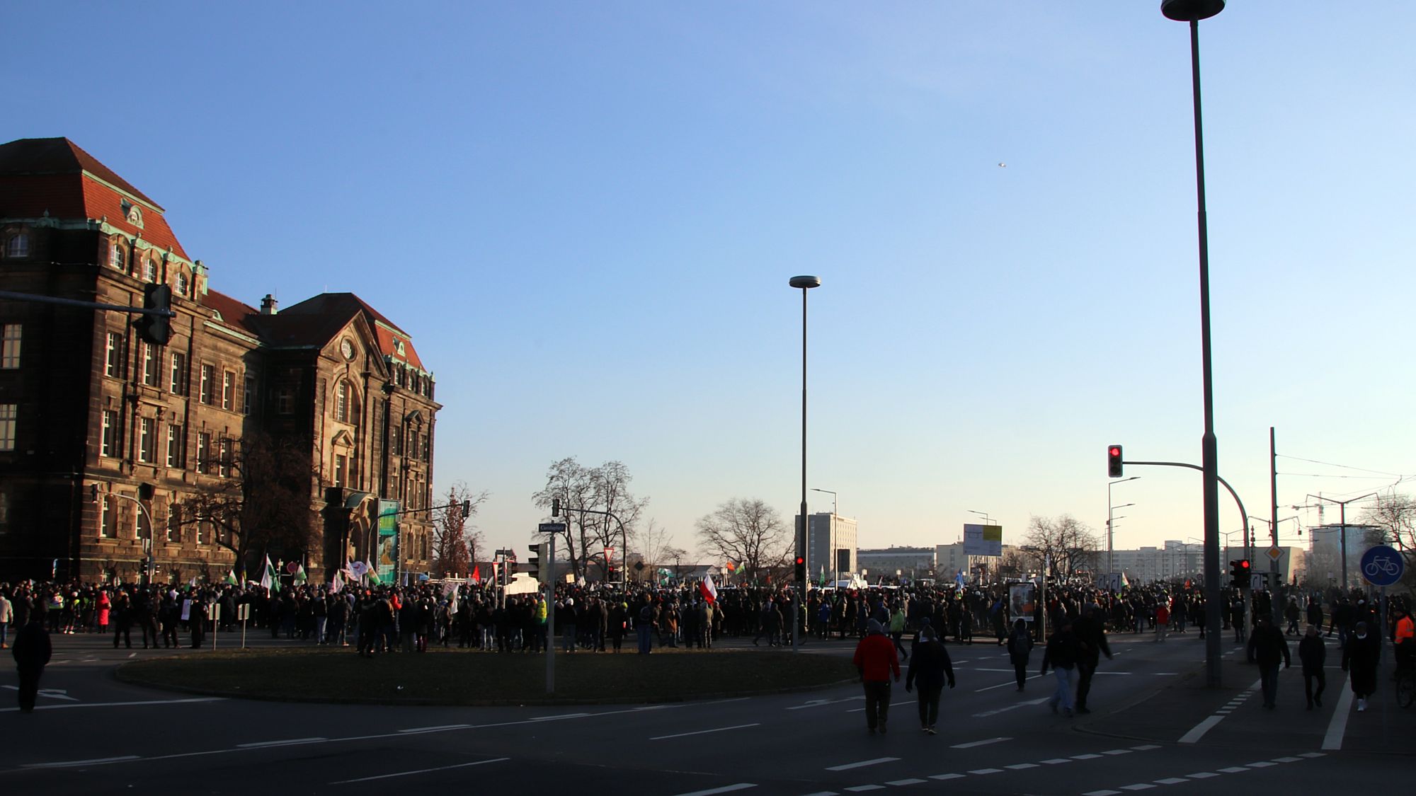 Kundgebung vor der Staatskanzlei.