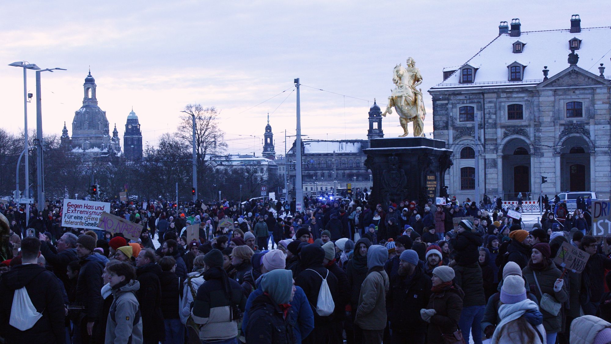 Abschlusskundgebung auf dem Neustädter Markt - Foto: Florian Varga