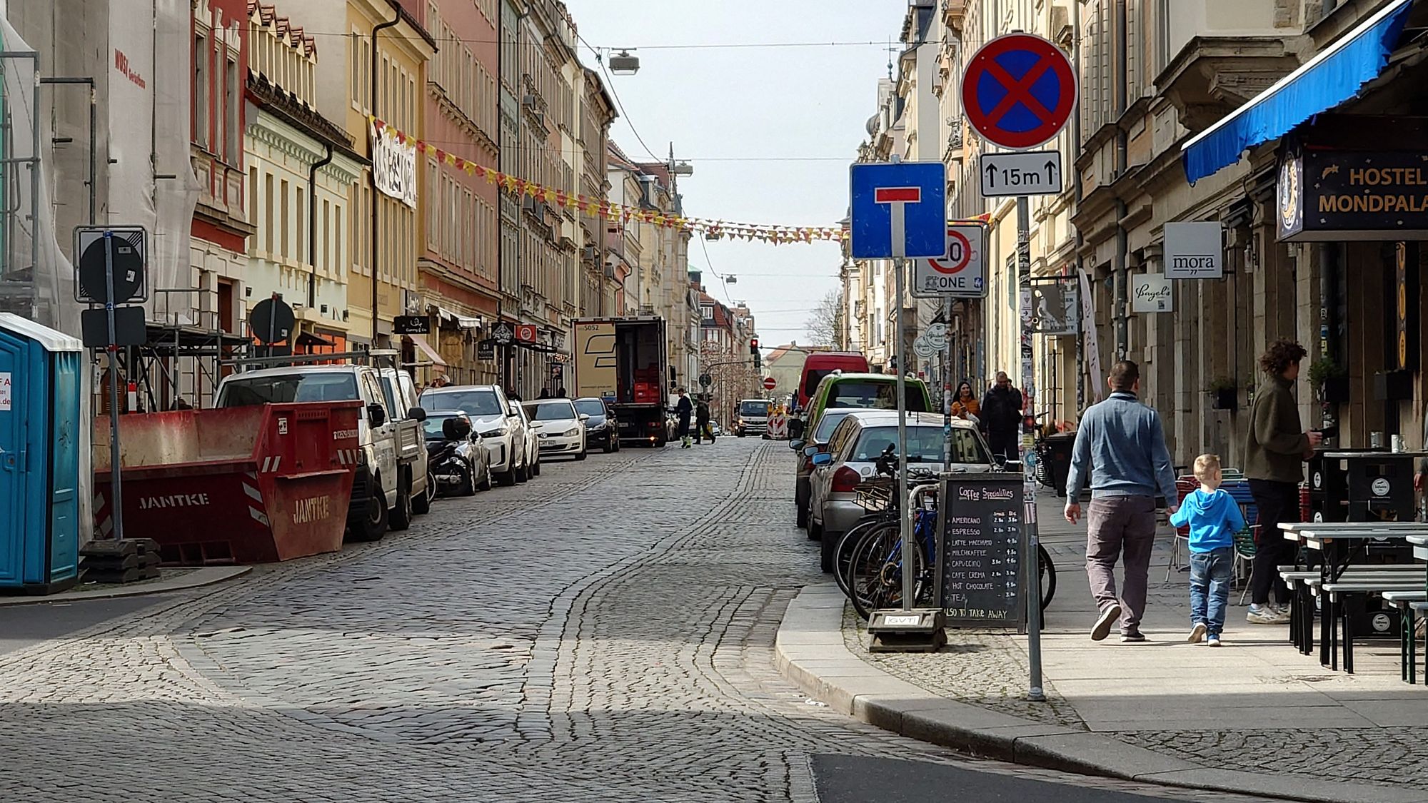 Bereits an der Kamenzer Straße wird die Sackgasse angekündigt. 