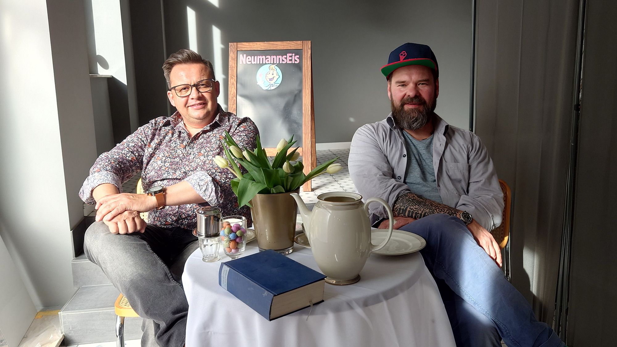 J.B. Nutsch und Manuel Palma eröffnen das Eiscafé "Palma & Kleinschmidt" - Foto: Anton Launer