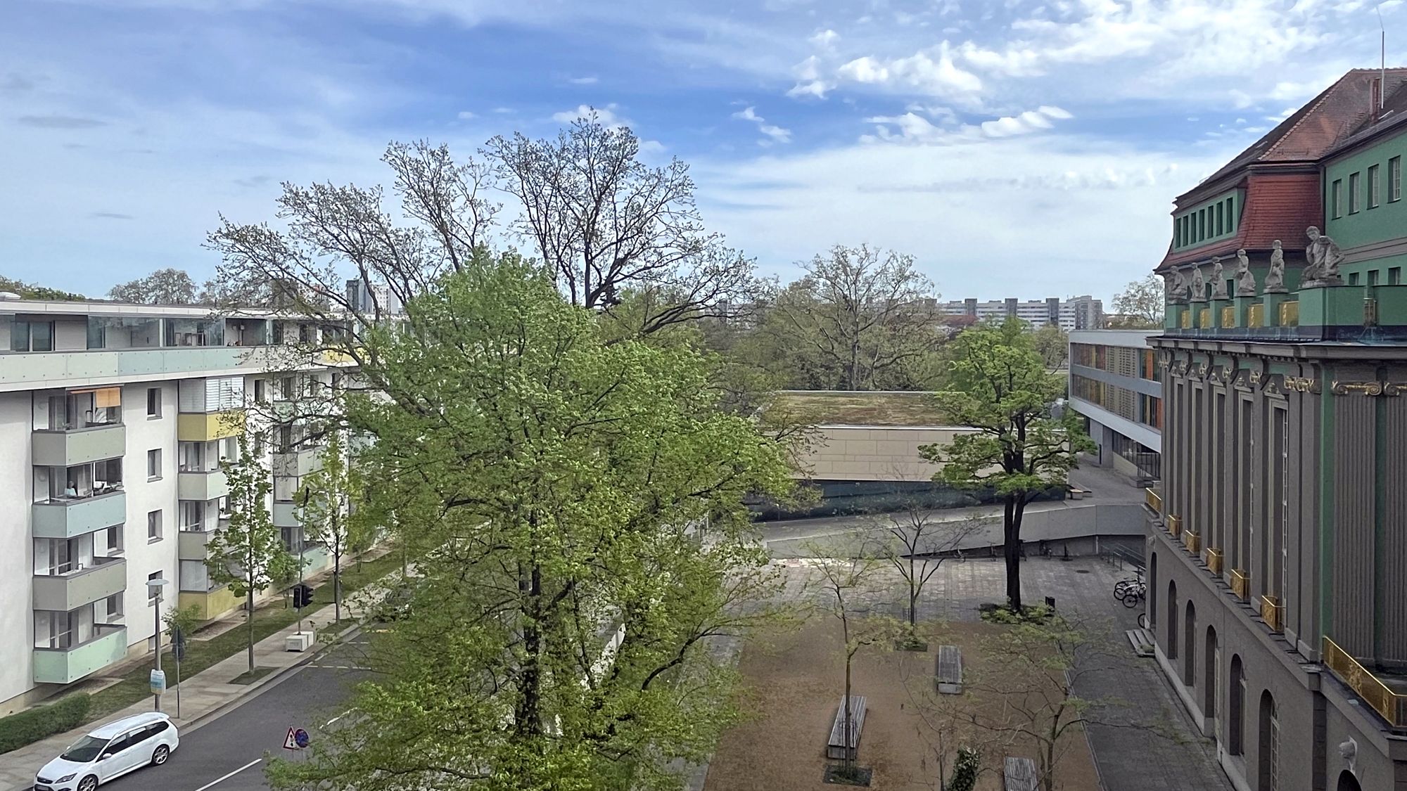 Traumhafter Ausblick vom neuen Haus auf der Weintraubenstraße. Foto: basis d