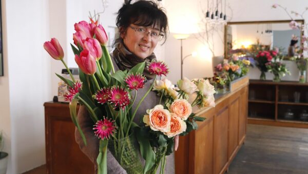 Chefin Kerstin Schön kennt den Laden und die Kundschaft schon seit Jahren. Foto: Anton Launer