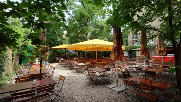 Biergarten "Louisensgarten" an der Louisenstraße - Foto: Anton Launer