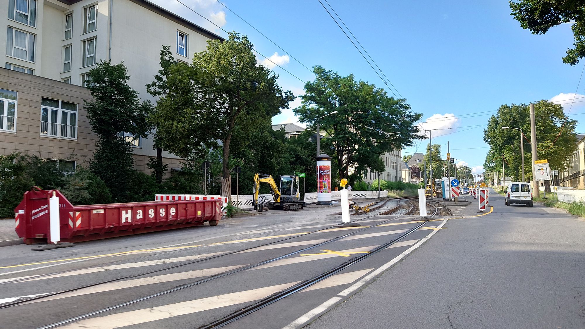 Die Arbeiten der Königsbrücker und der Fabricestraße sollen bis Montag abgeschlossen sein. Foto: Anton Launer