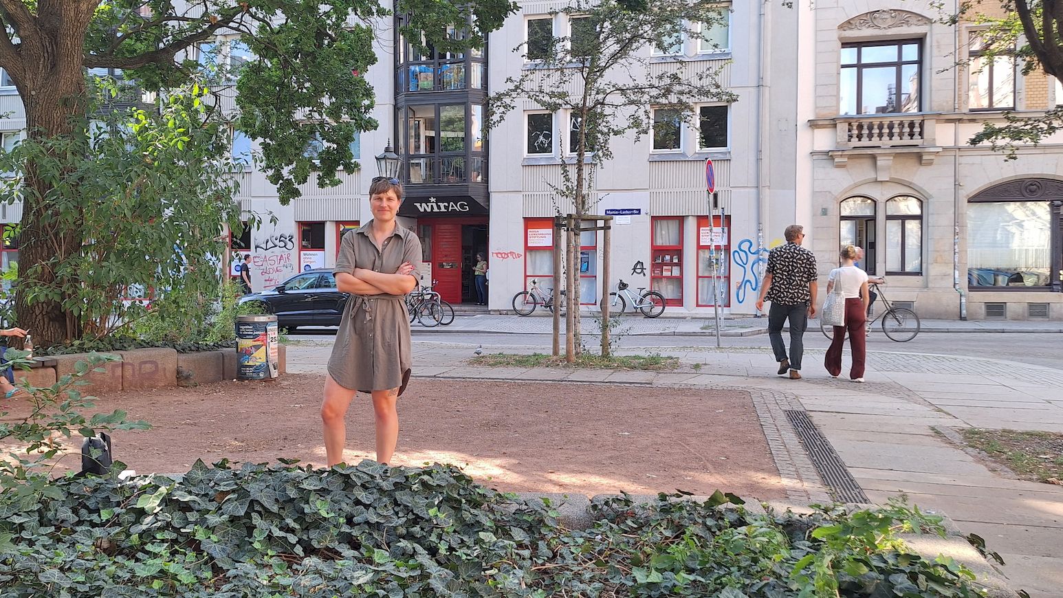 Claudia Jobst ist Anwohnerin am MArtin-Luther-Platz und engagiert sich im Verein für ein besseres Miteinander.