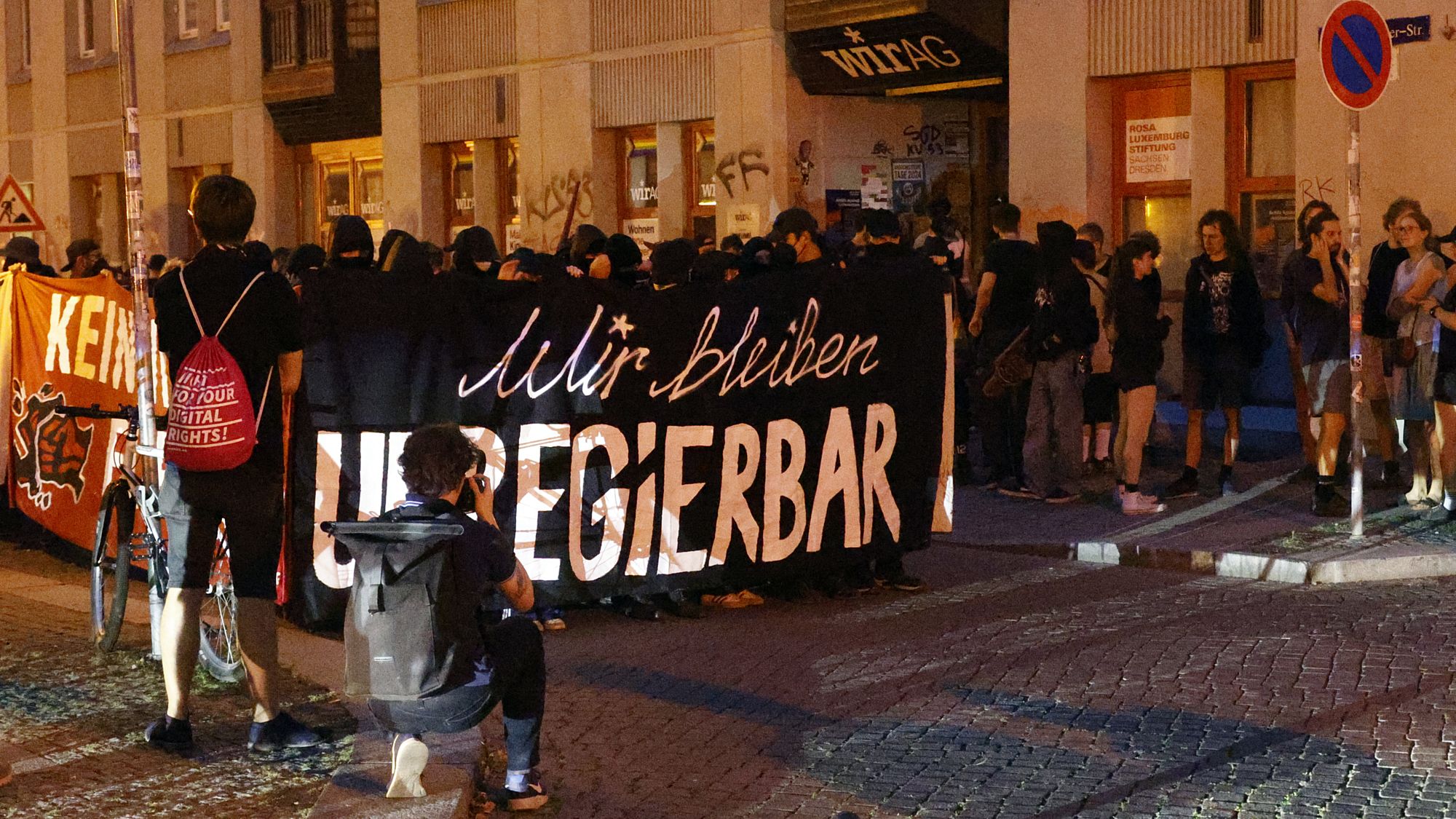 Auftakt der Demonstration am Martin-Luther-Platz - Foto: Florian Varga