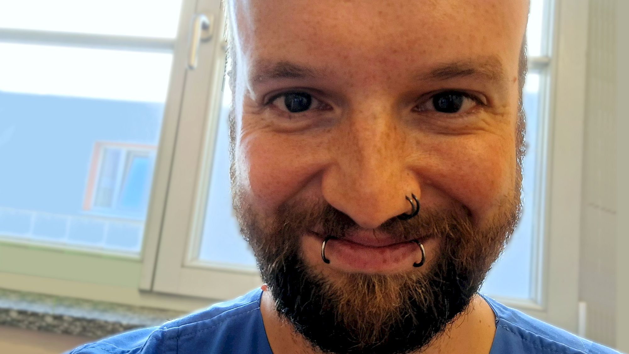 "Ich bin kein Wissenschaftler" Pascal Niebergall macht es glücklich, dass er mit seinem Beruf "nützlich" für andere Menschen sein kann. Foto: Jakub Gawlik