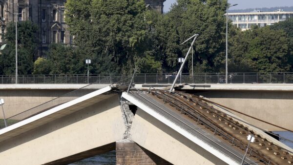 Die gebrochene Brücke. Foto: Anton Launer