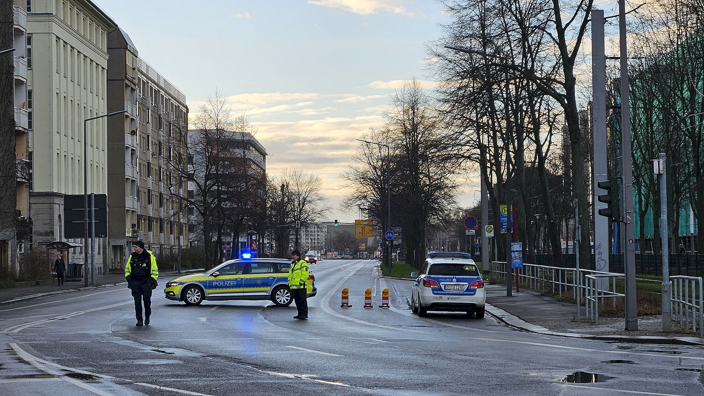 Auch die Albertstraße ist gesperrt. Foto: Anton Launer