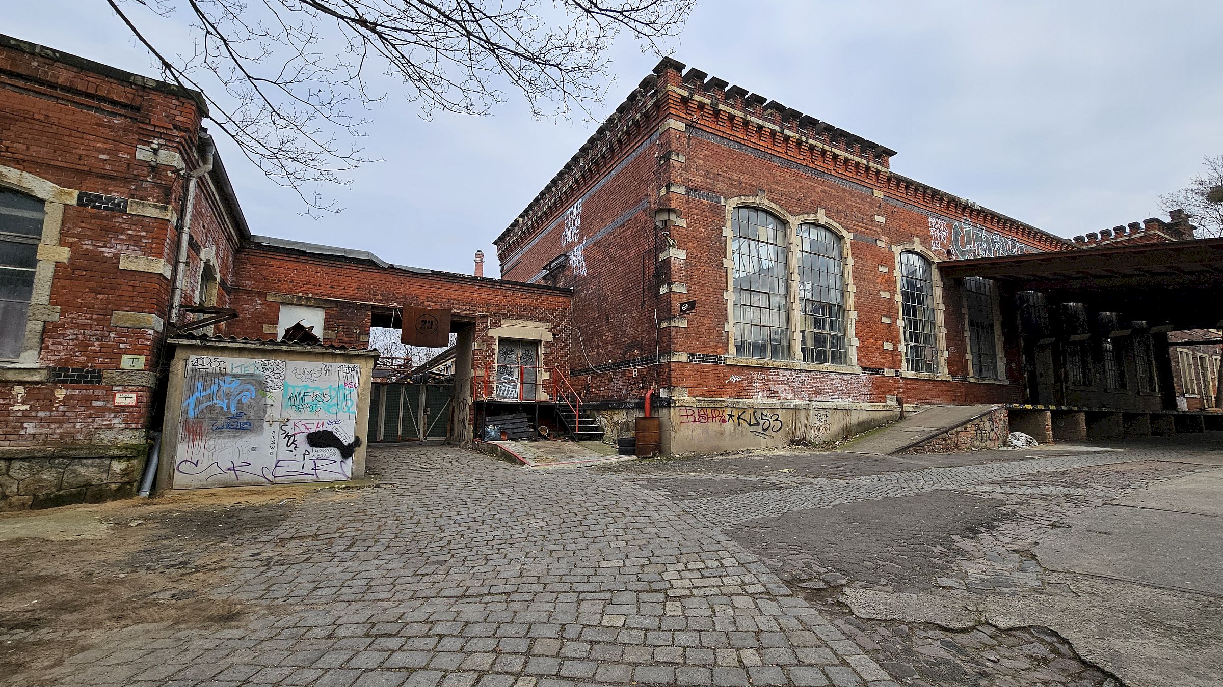 Im Industriegelände an der Meschwitzstraße residierte von 1923 bis 1945 die Firma Mende - Foto: Anton Launer