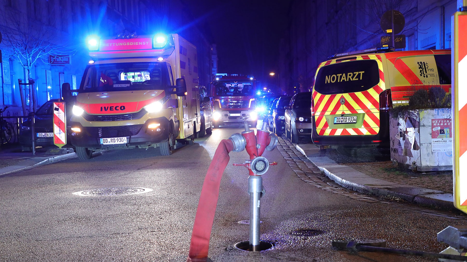 Feuerwehr und Rettungsdienst im Einsatz im Hechtviertel. Foto: Roland Halkasch 