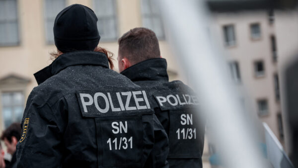 Üblicherweise setzt das Polizeirevier Dresden Nord spätestens ab Sommerbeginn auf Präsenzeinsätze in der Äußeren Neustadt. - Foto: Florian Varga