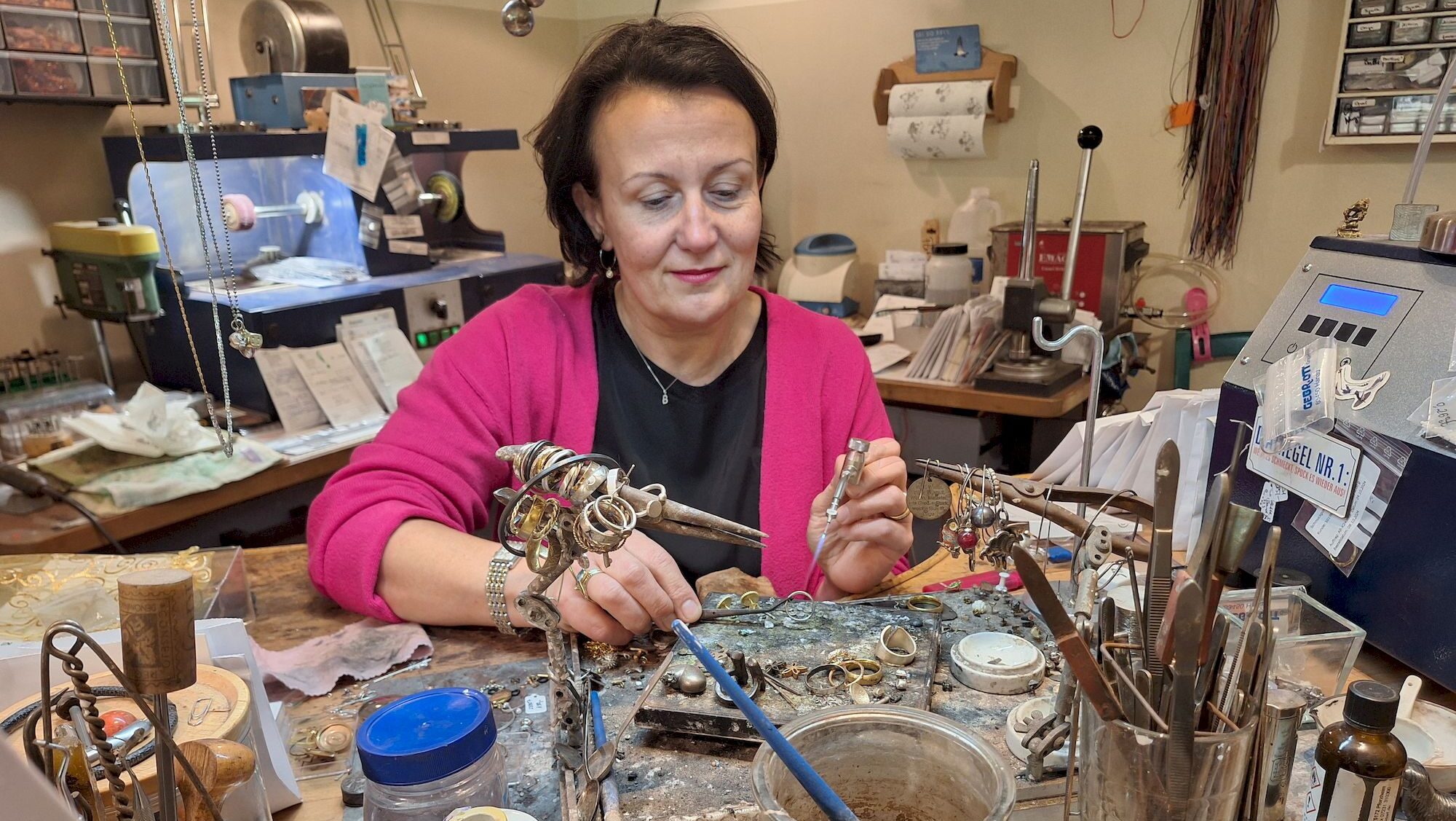 Barbara Oehlke bei ihrer Arbeit.