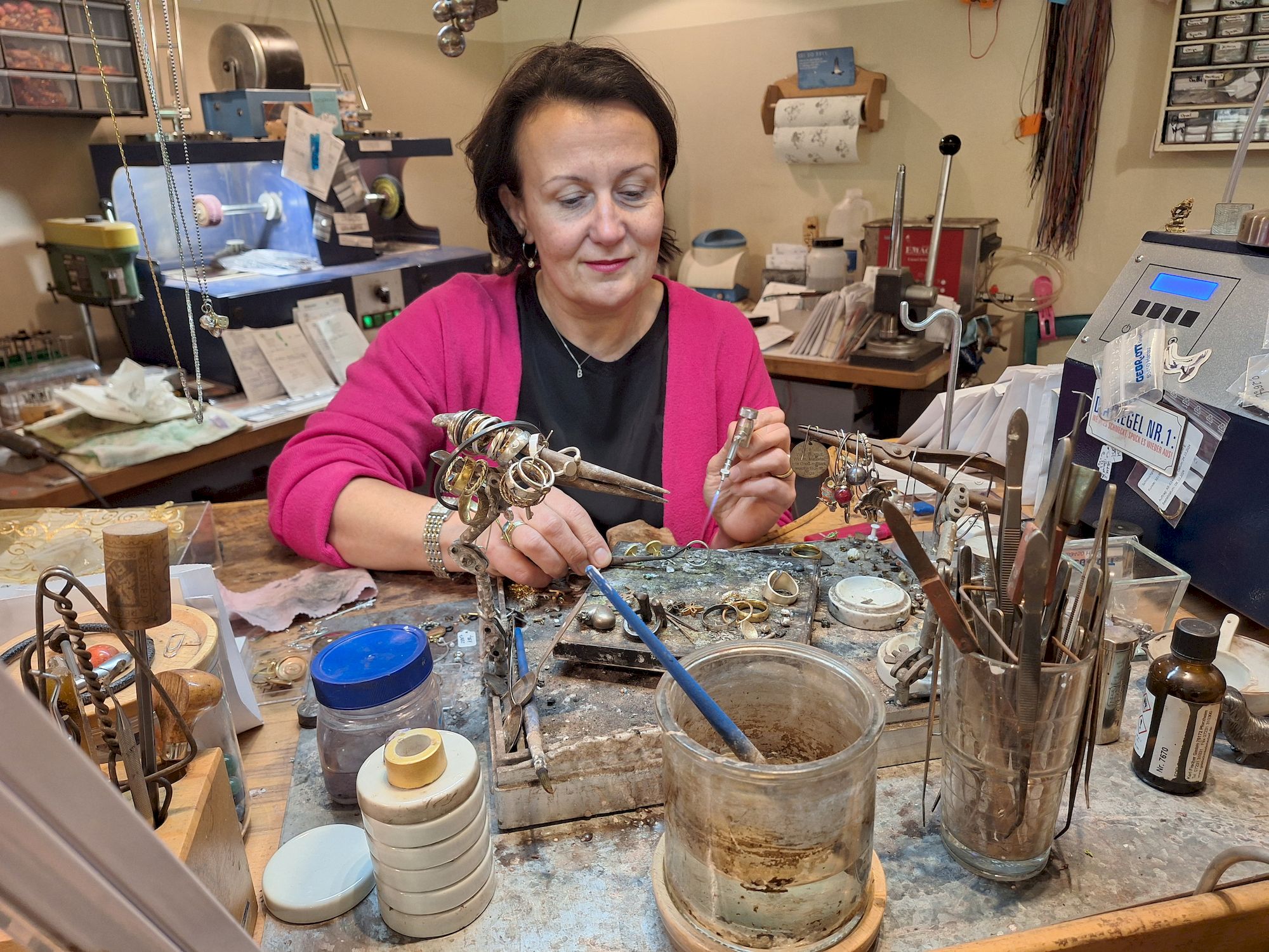 Barbara Oehlke bei ihrer Arbeit.