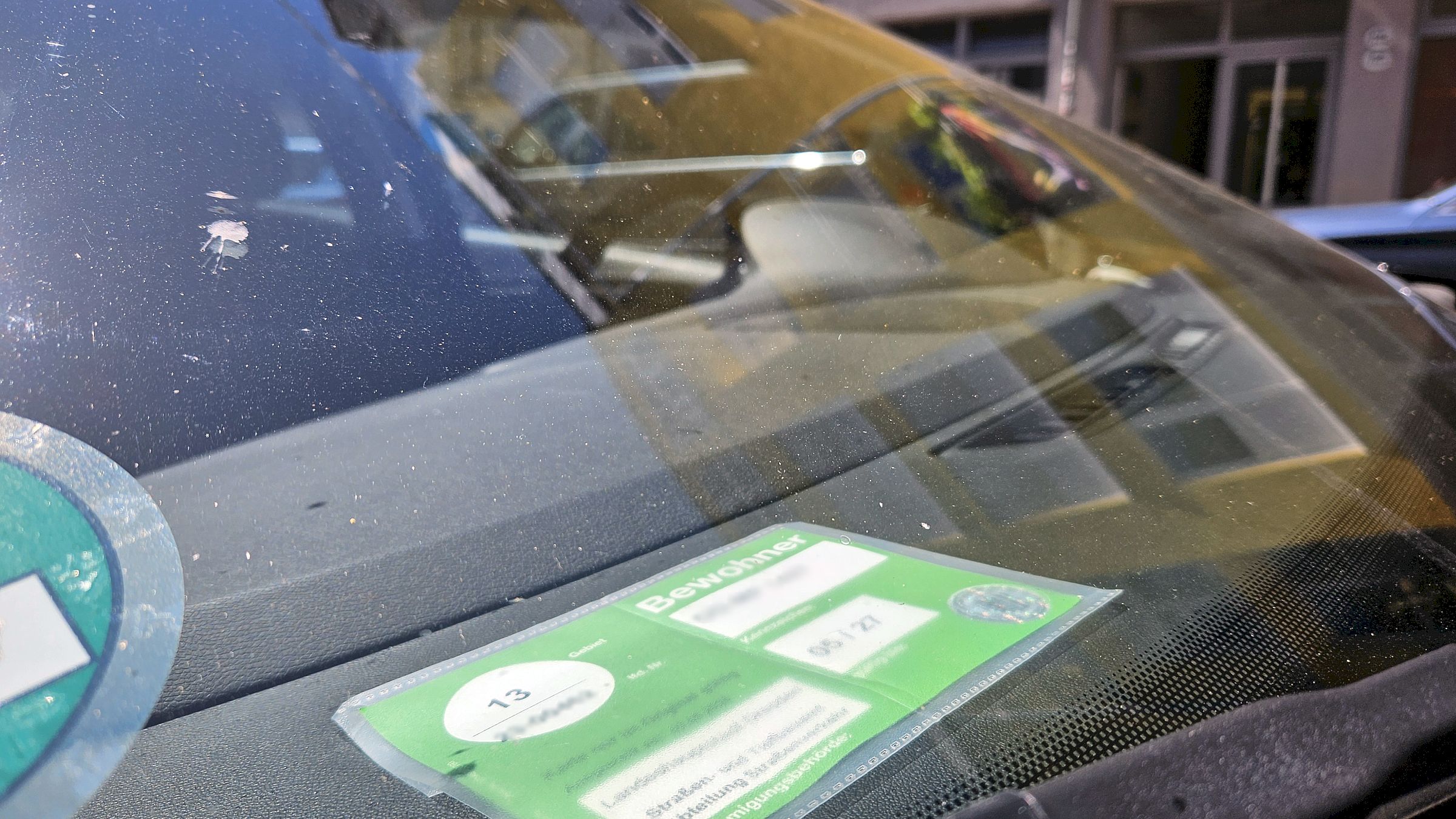 Für diesen PKW wurde im Mai gerade noch rechtzeitig zum günstigen Tarif für zwei Jahre verlängert. Foto: Anton Launer