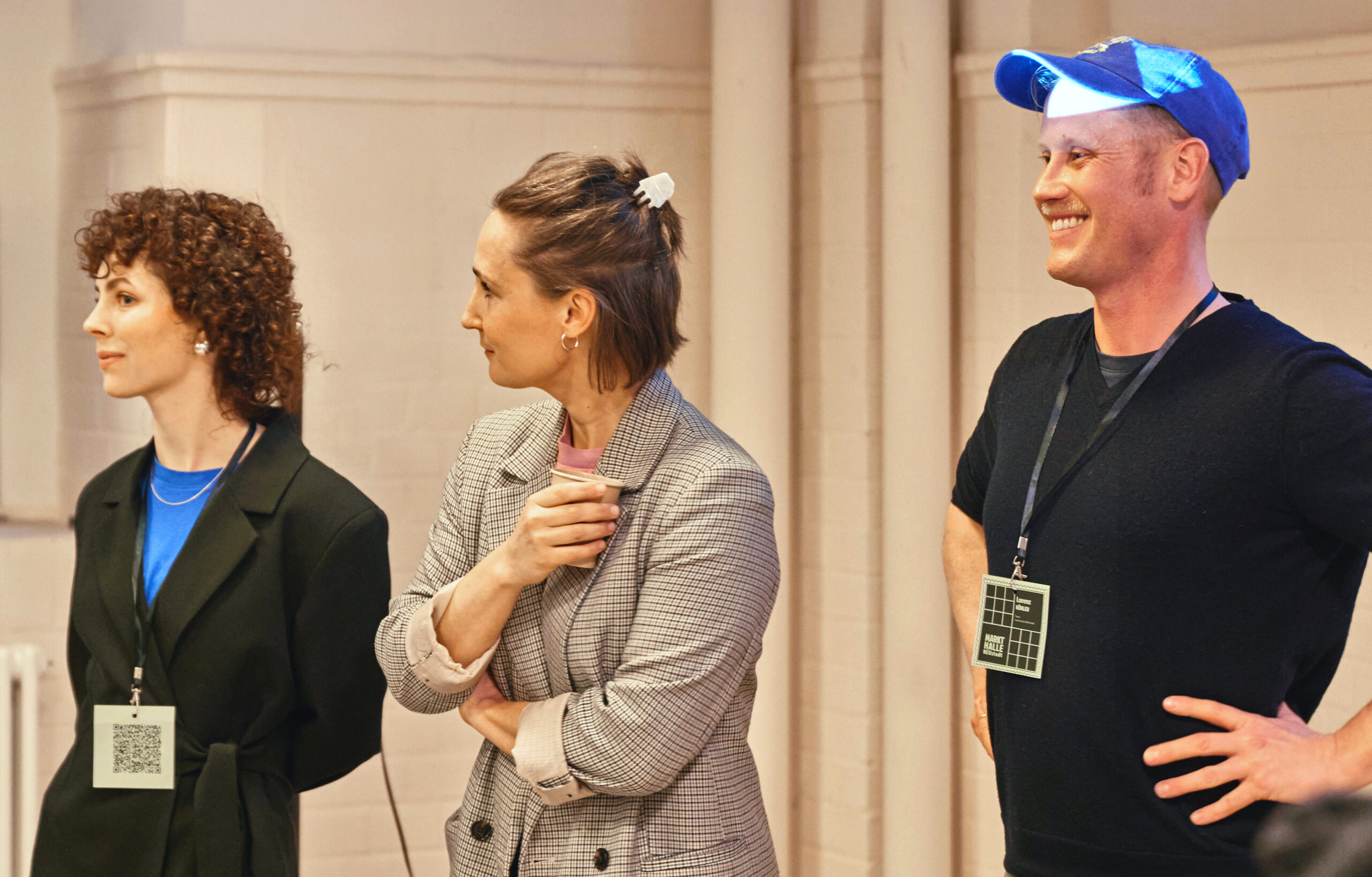 Mit ihrer Firma "neuerdings" möchten (von links) Anna Weiß, Luise Thiem und Lorenz Köhler ungenutzte Orte in Dresden mit Leben füllen. Foto: Robert Arnold