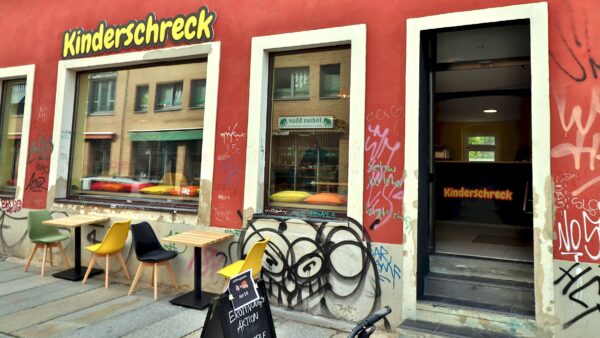 Neu eröffnet auf der Louisenstraße mit Toast und Crêpes - Kinderschreck - Foto: Anton Launer