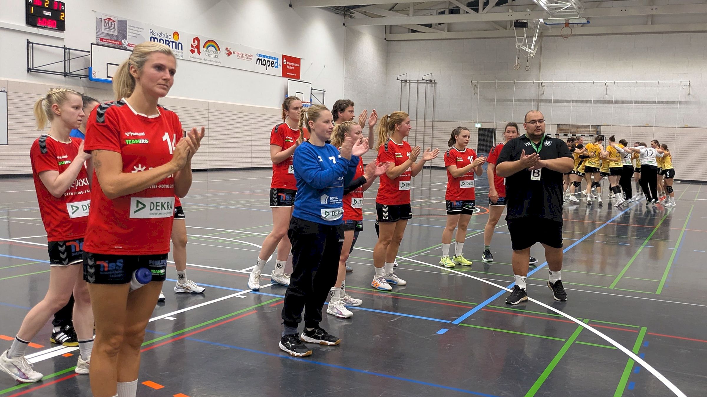 Die Handballerinnen aus Bischofswerda feierten. Die Sportis müssen die Niederlagen jetzt schnell abhaken und die nächsten Partien konzentriert angehen. Foto: Sportfreunde 01